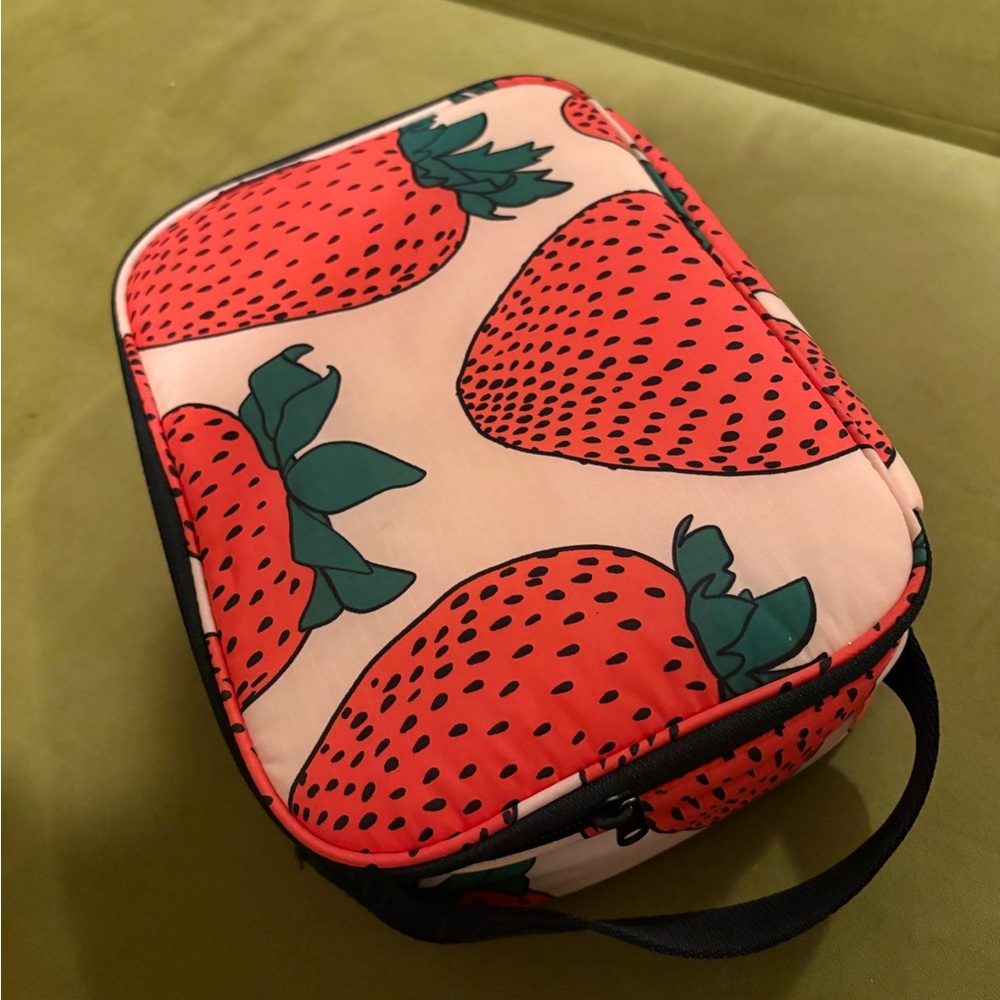 BAGGU Strawberry Soft Lunchbox